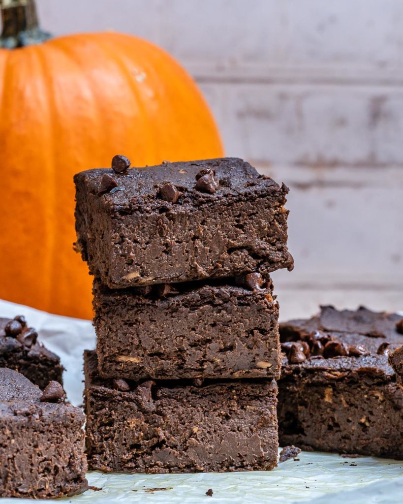 Fudgy Pumpkin Chocolate Brownies - Meatless Monday